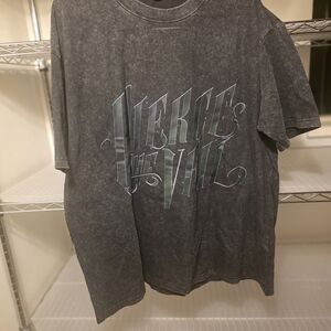 Versatile Gray Graphic Tee